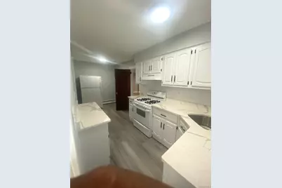 39 Redmond Avenue, Bay Shore, NY 11706 - Photo 3