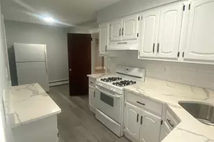 39 Redmond Ave, Bay Shore, NY 11706 - Photo 3