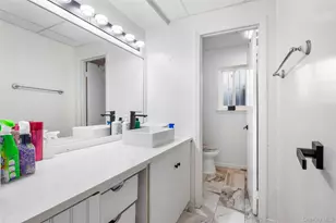 195 Lake Pointe Cir, Middle Island, NY 11953 - Photo 11