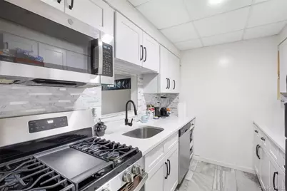 195 Lake Pointe Circle #195, Middle Island, NY 11953 - Photo 7