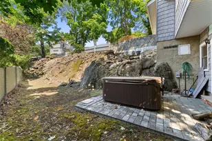 114 Oxford Rd, New Rochelle, NY 10804 - Photo 29