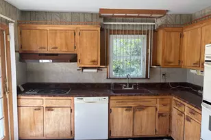 10 13th Ave, West Babylon, NY 11704 - Photo 9