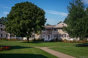 15 Williams Blvd, Lake Grove, NY 11755 - Photo 5