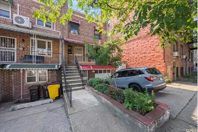 4634 Carpenter Avenue, Bronx, NY 10470 - Photo 3