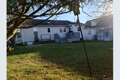 78 E Seacrest Avenue, Lindenhurst, NY 11757 - Photo 17