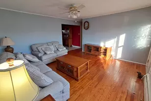 78 E Seacrest Ave, Lindenhurst, NY 11757 - Photo 3