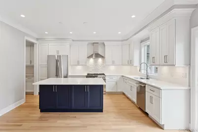 111 Fairfield Avenue, Port Washington, NY 11050 - Photo 5