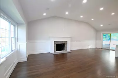 16 Eleanor Road, Plainview, NY 11803 - Photo 9