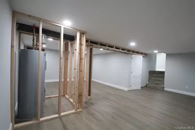 16 Eleanor Road, Plainview, NY 11803 - Photo 25