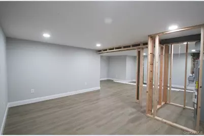 16 Eleanor Road, Plainview, NY 11803 - Photo 23