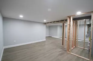 16 Eleanor Rd, Plainview, NY 11803 - Photo 23