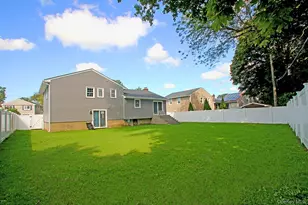 16 Eleanor Rd, Plainview, NY 11803 - Photo 27