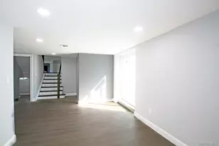 16 Eleanor Rd, Plainview, NY 11803 - Photo 19