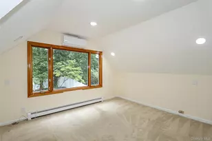 81 Carriage Ln, Roslyn Heights, NY 11577 - Photo 29