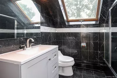 81 Carriage Lane, Roslyn Heights, NY 11577 - Photo 33