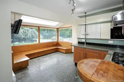 81 Carriage Lane, Roslyn Heights, NY 11577 - Photo 13