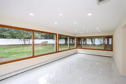 81 Carriage Lane, Roslyn Heights, NY 11577 - Photo 21