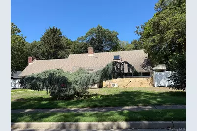 81 Carriage Lane, Roslyn Heights, NY 11577 - Photo 1