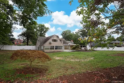 81 Carriage Lane, Roslyn Heights, NY 11577 - Photo 41