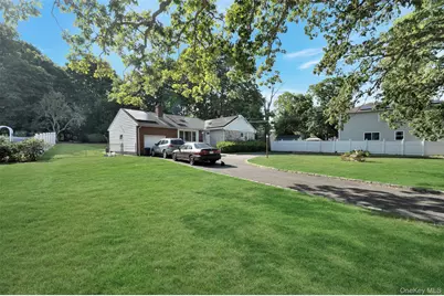 9 Melville Rd N, Huntington Station, NY 11746 - Photo 3