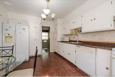 79 E Deer Park Road, Dix Hills, NY 11746 - Photo 3