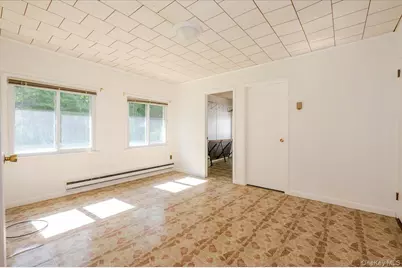 79 E Deer Park Road, Dix Hills, NY 11746 - Photo 19