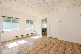 79 E Deer Park Rd, Dix Hills, NY 11746 - Photo 19