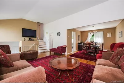 79 E Deer Park Road, Dix Hills, NY 11746 - Photo 9