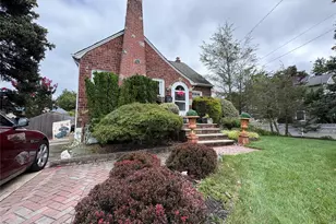 17 Somerset Ave, East Islip, NY 11730 - Photo 3