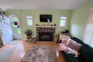 17 Somerset Ave, East Islip, NY 11730 - Photo 15