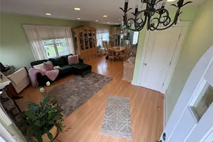 17 Somerset Ave, East Islip, NY 11730 - Photo 13