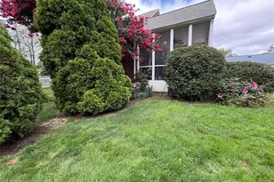 17 Somerset Ave, East Islip, NY 11730 - Photo 11