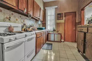 23-08 31st Dr, Astoria, NY 11106 - Photo 7