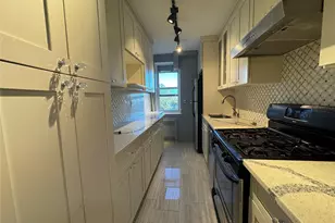 30 Cathedral Ave, Hempstead, NY 11550 - Photo 3