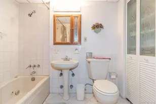 10 Ipswich Ave, Great Neck, NY 11021 - Photo 27