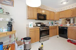 12 Soundview St, Port Chester, NY 10573 - Photo 11