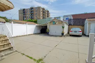 71-28 66th Dr, Middle Village, NY 11379 - Photo 15