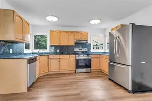 344 N Hickory St, Massapequa, NY 11758 - Photo 9