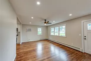 31 Terrell St, Patchogue, NY 11772 - Photo 5