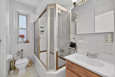 601 Pelham Parkway N #106, Bronx, NY 10467 - Photo 27