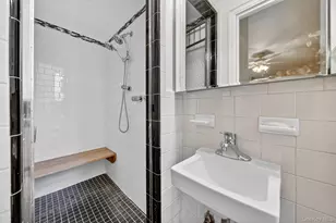 601 Pelham Pkwy N, Bronx, NY 10467 - Photo 23