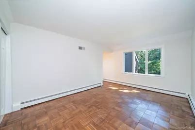 10 Grove Mews, Chappaqua, NY 10514 - Photo 13