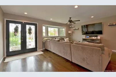 70 Westgate Road, Massapequa Park, NY 11762 - Photo 5