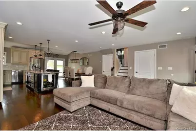 70 Westgate Road, Massapequa Park, NY 11762 - Photo 3