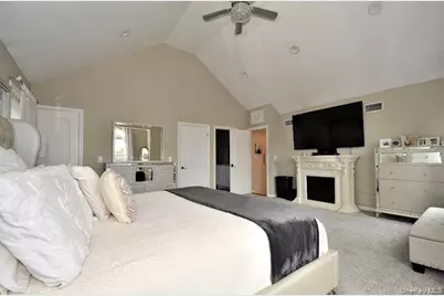 70 Westgate Road, Massapequa Park, NY 11762 - Photo 15