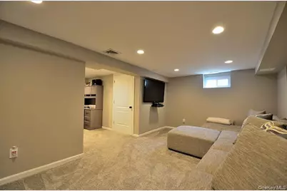 70 Westgate Road, Massapequa Park, NY 11762 - Photo 21