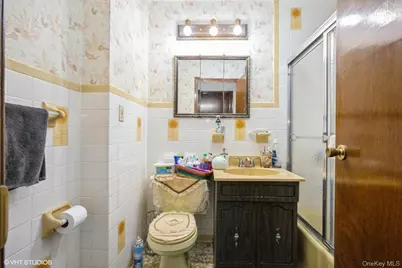 4261 Byron Avenue, Bronx, NY 10466 - Photo 29