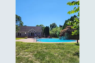 289 Carleton Drive E, Shirley, NY 11967 - Photo 15