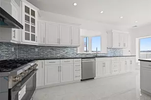 4 Angelas Pl, Bronx, NY 10465 - Photo 7