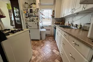 1046 E 32nd St, Brooklyn, NY 11210 - Photo 7